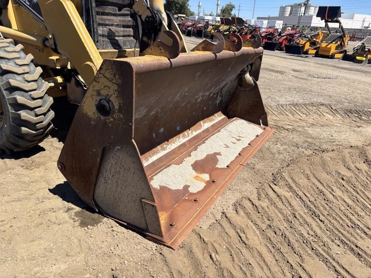 caterpillar-420d-image-11