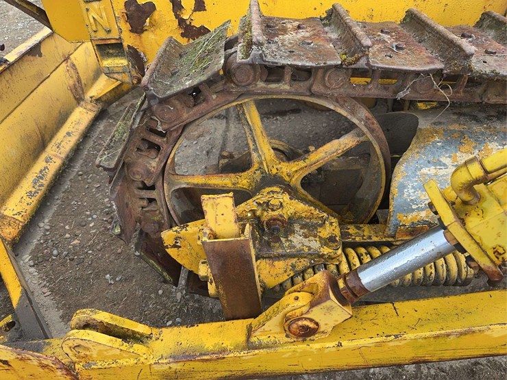 caterpillar-fifteen-image-47