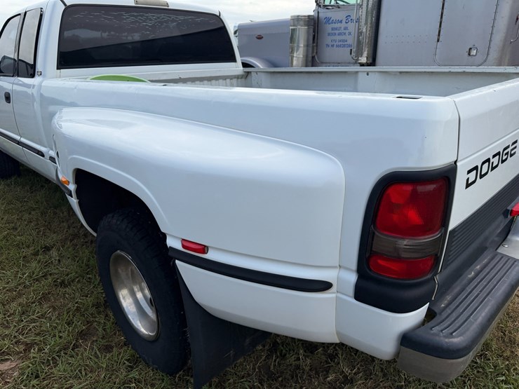 1998-dodge-ram-3500-image-19