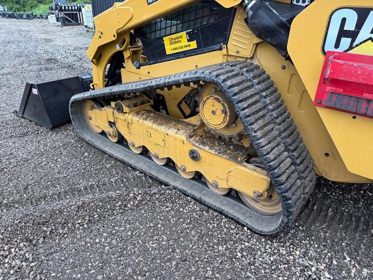 2020-caterpillar-299d3-image-17