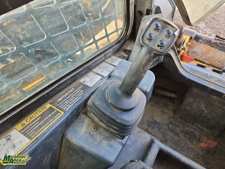 2024-deere-325g-image-13