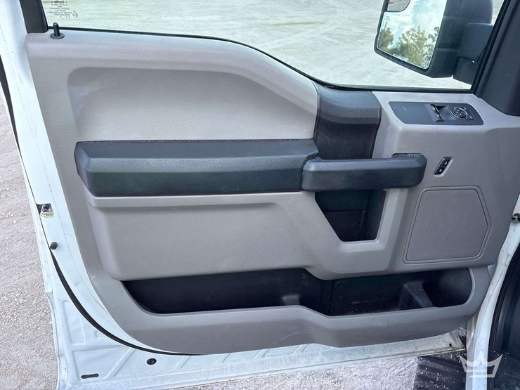 2015-ford-f150-image-12