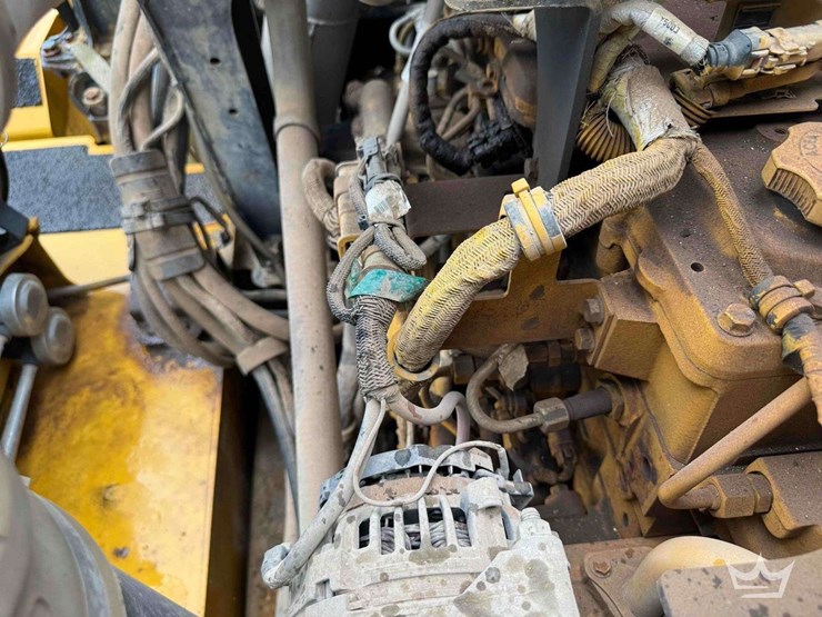 2013-deere-250d-image-39