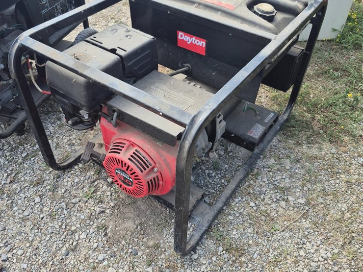 #33-•-dayton-3w736-professional-duty-generator-image-2