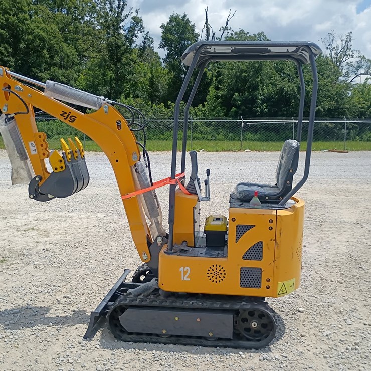 #L63-002 • 2026 ZJG 12 Mini Excavator