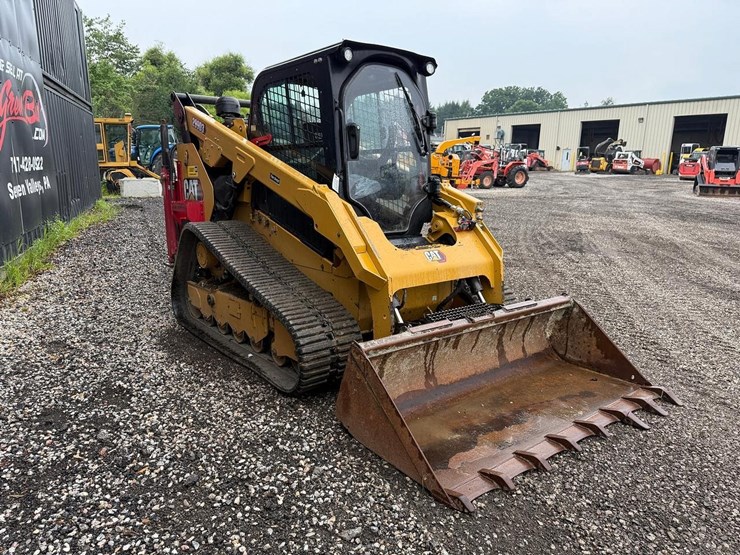 2020-caterpillar-299d3-image-6