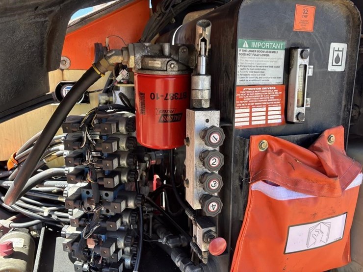 2003-jlg-600a-image-31