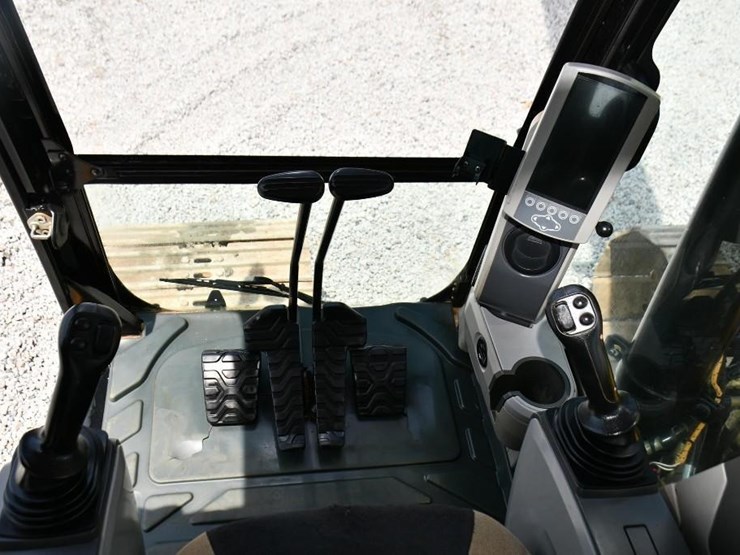 2017-caterpillar-313fl-image-23