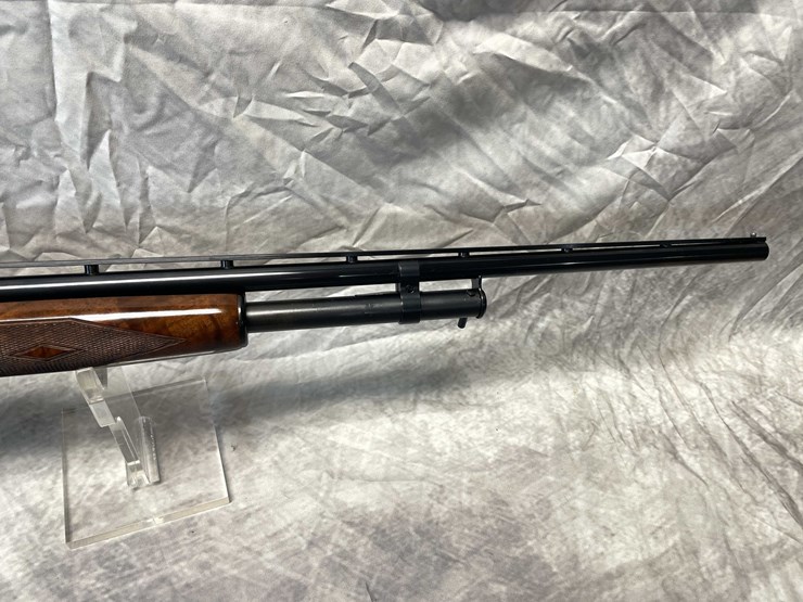 #10652-•-browning-model-42,-410-ga.-pump-action-shotgun,-sn:-03437nz982-image-6