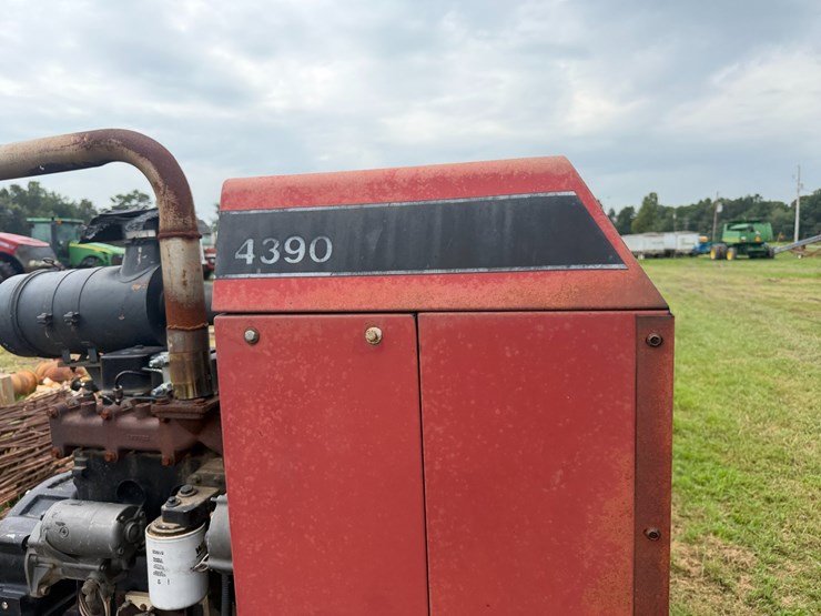 case-ih-4390-image-15