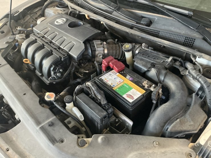 2013-nissan-sentra-sdn-image-10