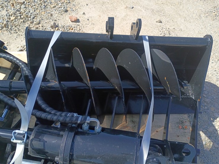 #l66-020-•-agt-mini-excavator-attachment-set-image-9