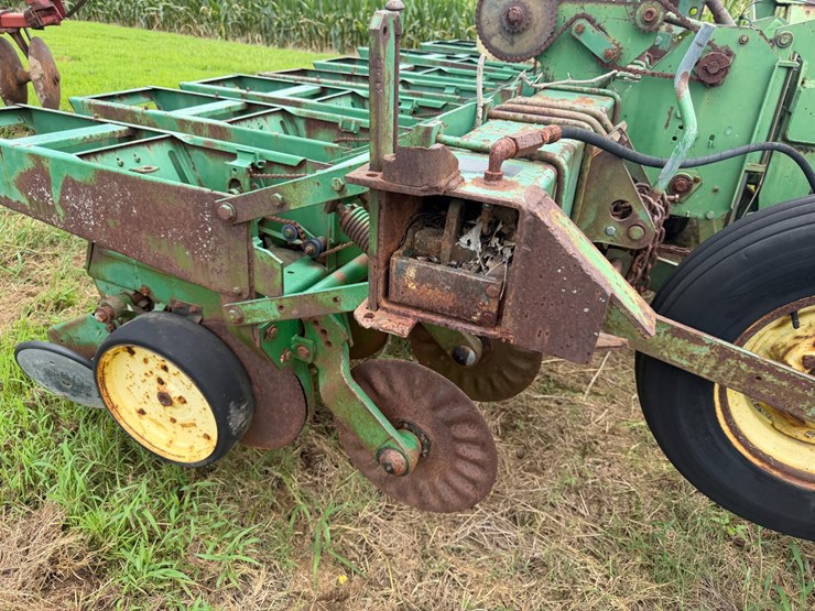 john-deere-530-image-53