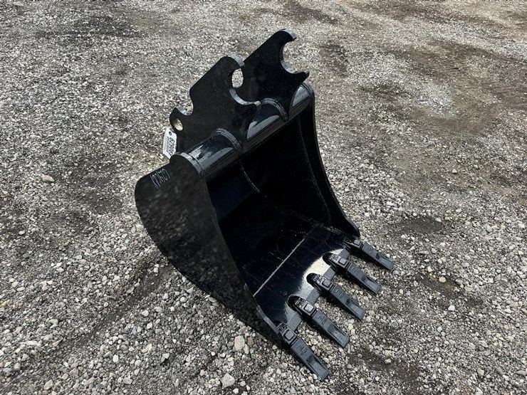 24”-quick-attach-excavator-bucket-for-kx57-image-3