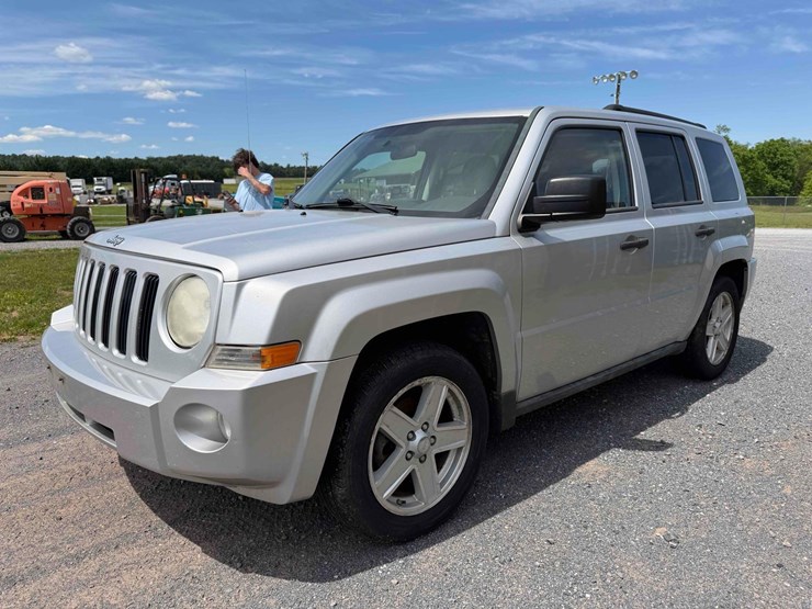 2010-jeep-patriot-image-2