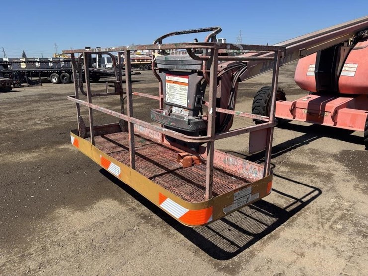 2003-jlg-600a-image-11