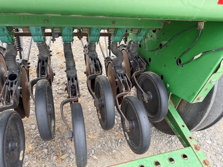 john-deere-450-image-12