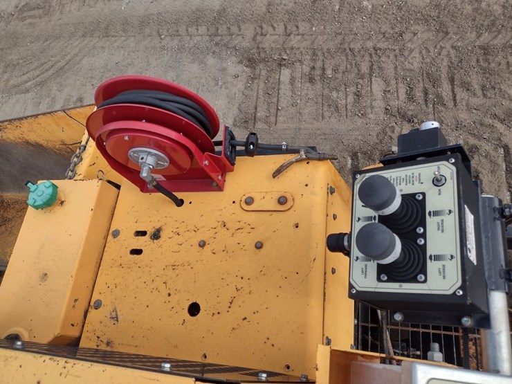 16-leeboy-8515d-asphalt-paver-(qea-4018)-image-12