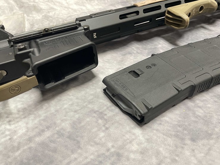 #10695-•-springfield-saint-victor-,-556-nato-semi-auto-rifle,-sn:-st539897-image-18