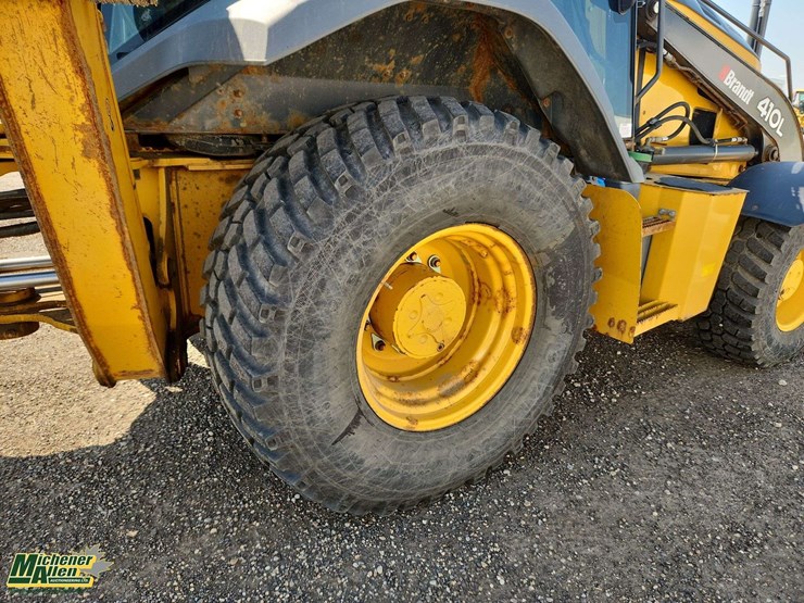 deere-410l-image-11