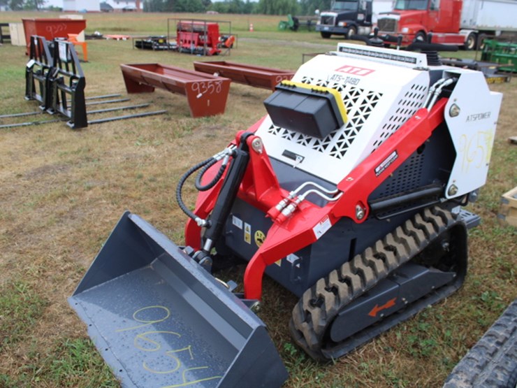 #9654-•-mini-skid-steer-loader-image-3