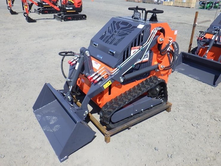 2026-tpm-t460-skid-steer-tracked-loader-image-1