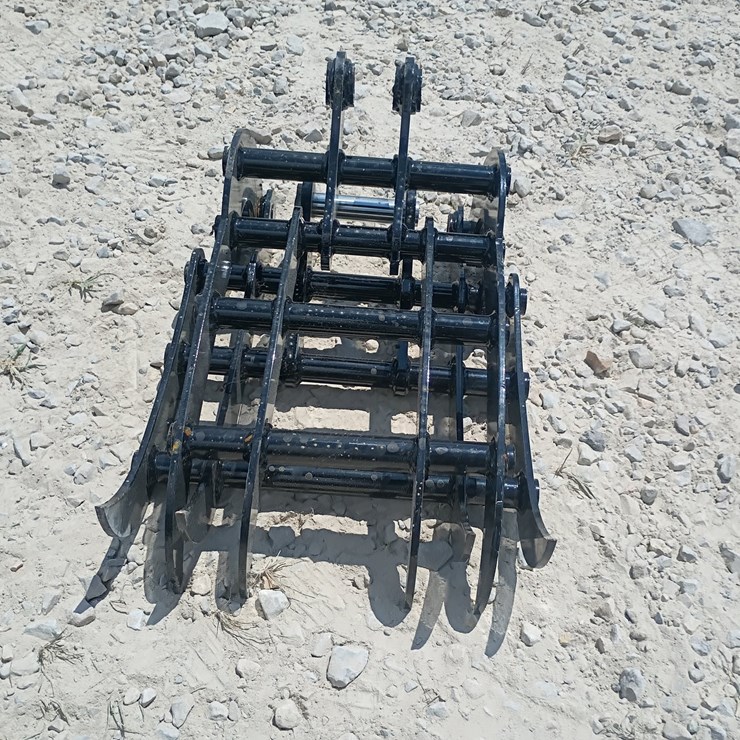 #L63-045 • Grabber Mini Excavator Attachment
