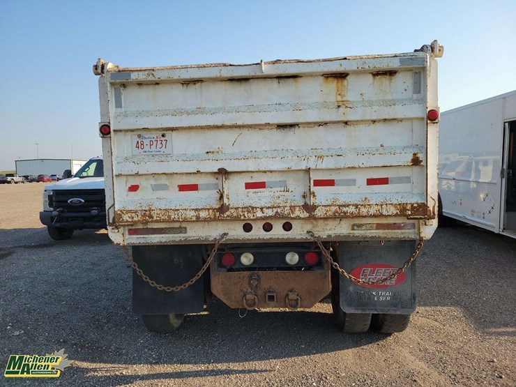 2000-freightliner-fl80-image-7