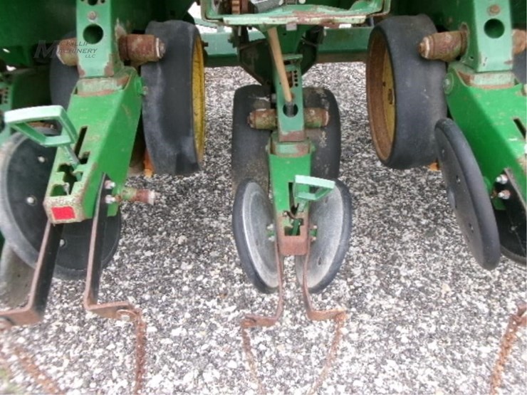 1989-john-deere-7240-image-22