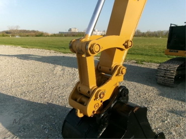 2019-caterpillar-307.5-image-5