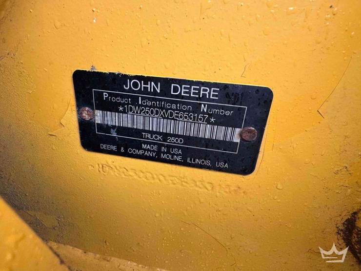 2013-deere-250d-image-7