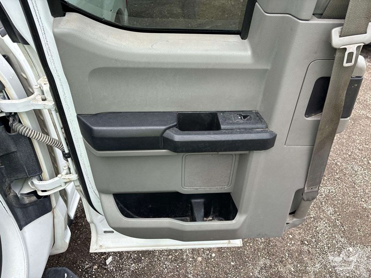 2018-ford-f250-image-16