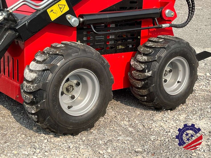 unused-2026-future-ft-323tz-skid-steer-loader-mini-skid-steer-image-5