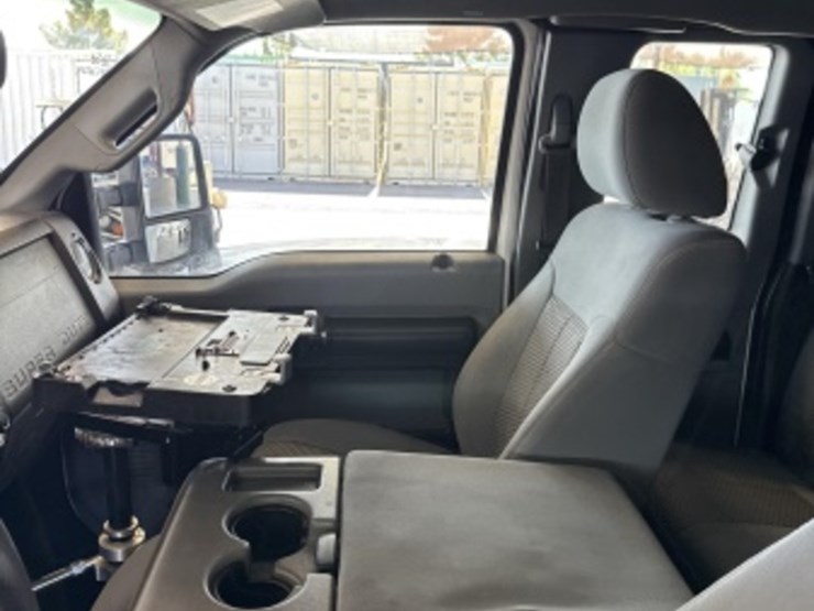 2015-ford-f550-image-29
