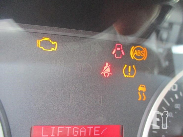 2010-ford-explorer-xlt-image-14