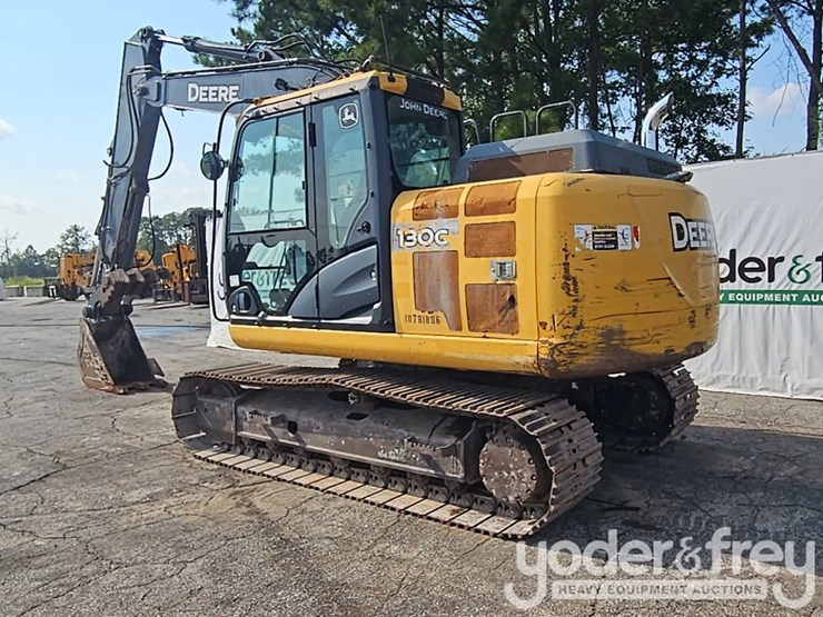 2018-deere-130g-image-3