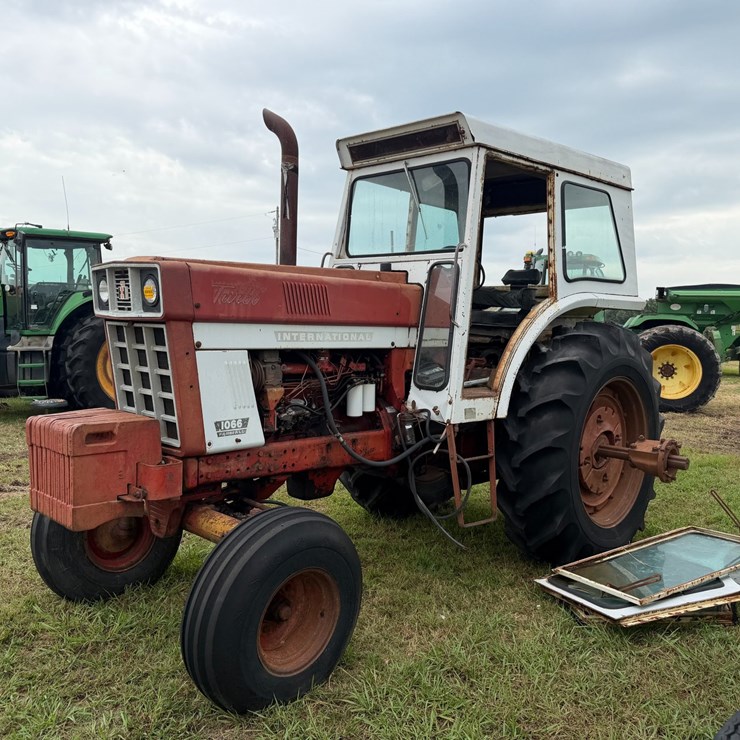 1973 INTERNATIONAL 1066