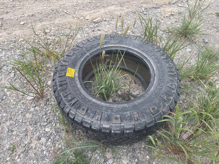 #34924-•-12.50/r20-tire-inv#-34924-image-3