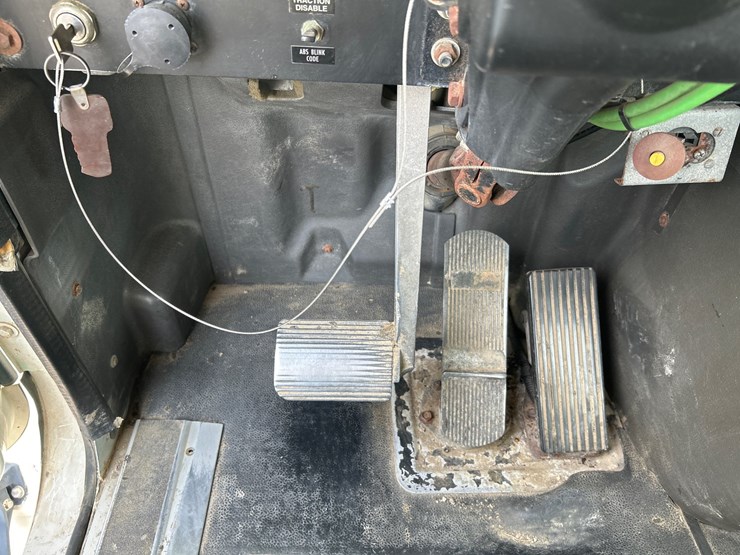 2002-international-9200i-image-28