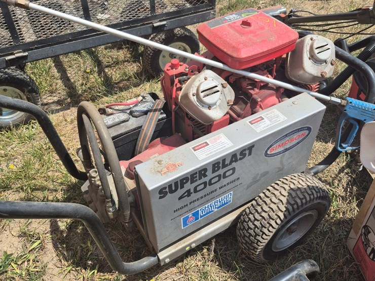#107-•-super-blast-four-thousand-high-pressure-washer-image-3