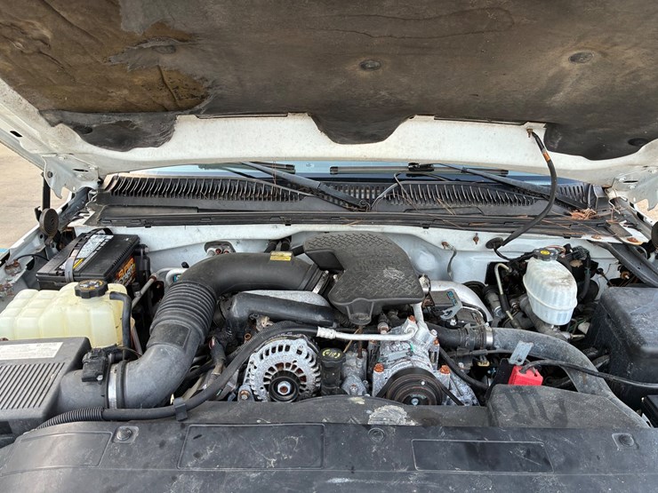 2005-chevrolet-2500-image-13