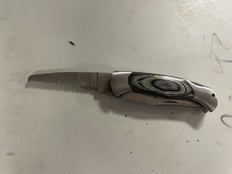 #10823-•-3-blade-knife-w/gut-hook-blade-image-6