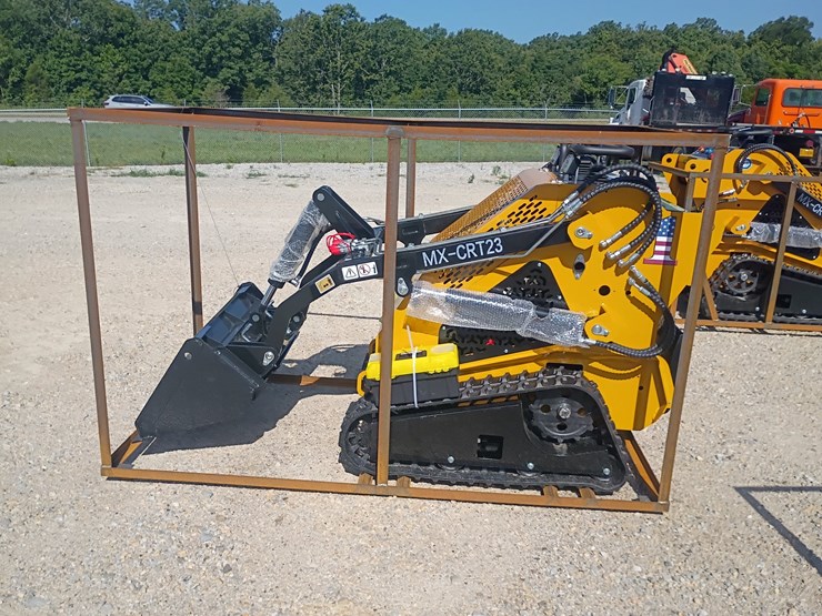 #l66-011-•-2026-agt-mx-crt23-mini-skid-steer-image-1