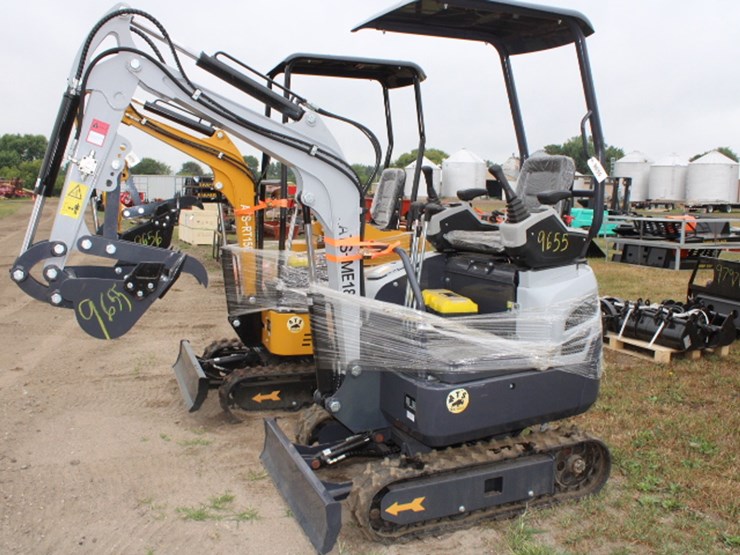 #9655-•-mini-excavator-image-1