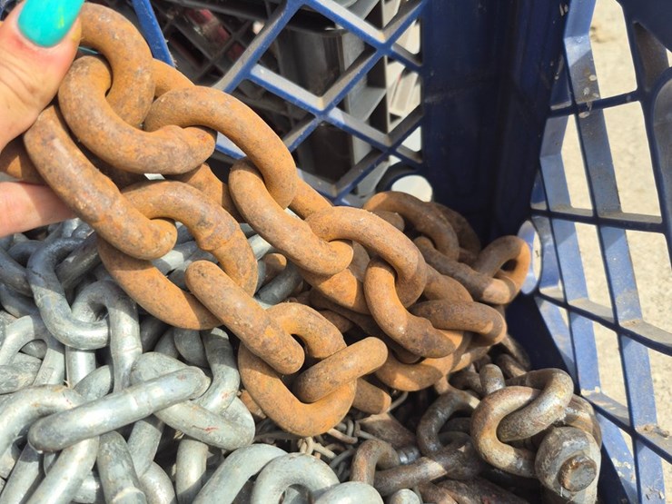 #85-•-crate-of-heavy-duty-chains-image-3