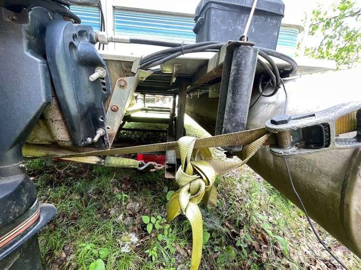 #6100-•-northwoods-pontoon-with-north-country-pontoon-scissor-trailer-(sells-bill-of-sale)-image-11