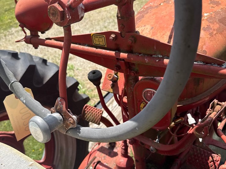 #29-•-farmall-model-m-image-9