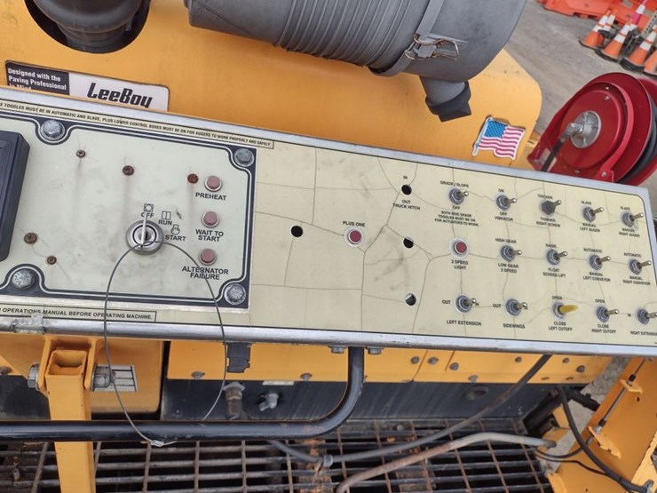 16-leeboy-8515d-asphalt-paver-(qea-4018)-image-10