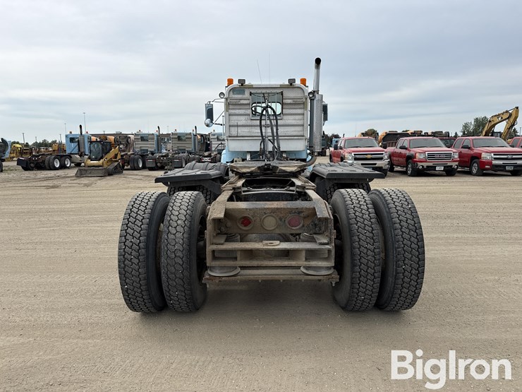 2000-freightliner-fld120sd-tri/a-day-cab-truck-tractor-w/wet-kit-image-6