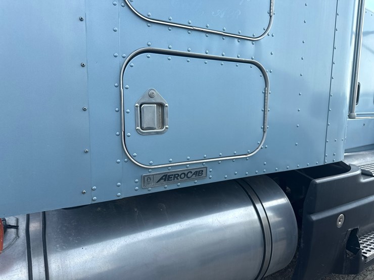 2007-kenworth-t600-image-22